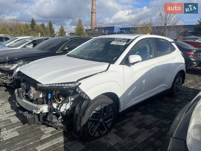 Белый Хендай Kona, объемом двигателя 0 л и пробегом 23 тыс. км за 14900 $, фото 6 на Automoto.ua