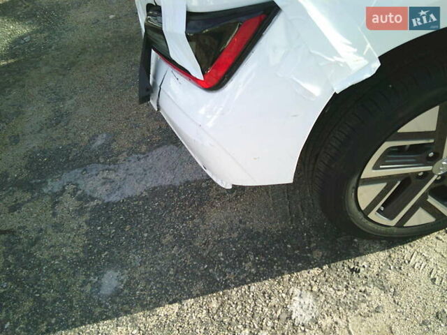 Белый Хендай Kona, объемом двигателя 0 л и пробегом 23 тыс. км за 14900 $, фото 45 на Automoto.ua