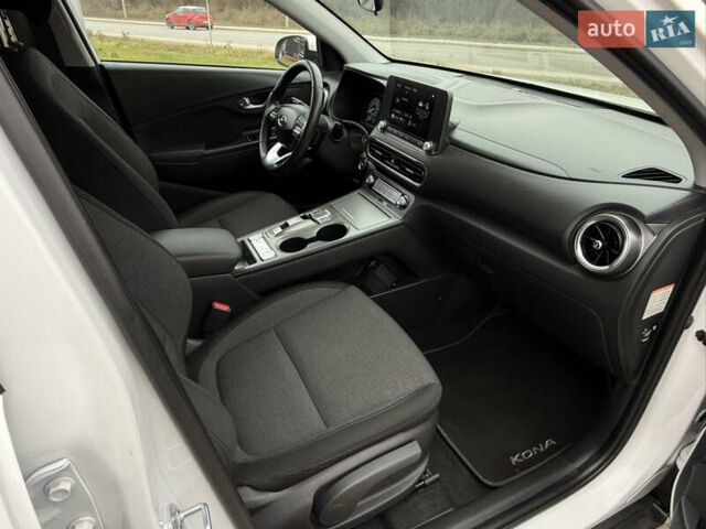 Белый Хендай Kona, объемом двигателя 0 л и пробегом 21 тыс. км за 17200 $, фото 27 на Automoto.ua