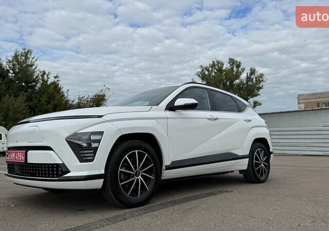 Белый Хендай Kona, объемом двигателя 0 л и пробегом 55 тыс. км за 24300 $, фото 12 на Automoto.ua