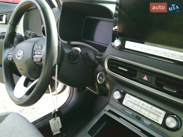 Белый Хендай Kona, объемом двигателя 0 л и пробегом 23 тыс. км за 14900 $, фото 36 на Automoto.ua