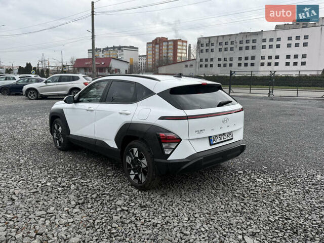 Белый Хендай Kona, объемом двигателя 2 л и пробегом 3 тыс. км за 25999 $, фото 2 на Automoto.ua