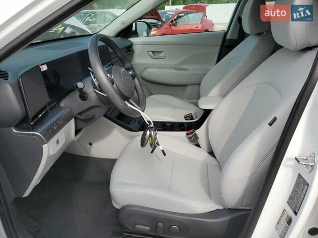 Белый Хендай Kona, объемом двигателя 2 л и пробегом 10 тыс. км за 7400 $, фото 6 на Automoto.ua