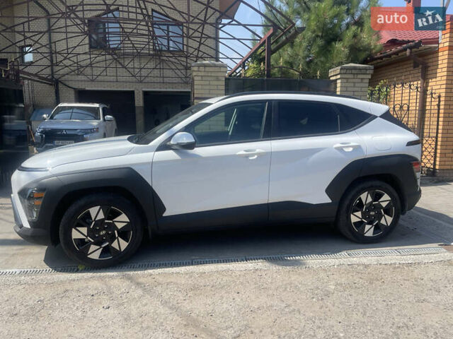 Белый Хендай Kona, объемом двигателя 2 л и пробегом 3 тыс. км за 27500 $, фото 2 на Automoto.ua