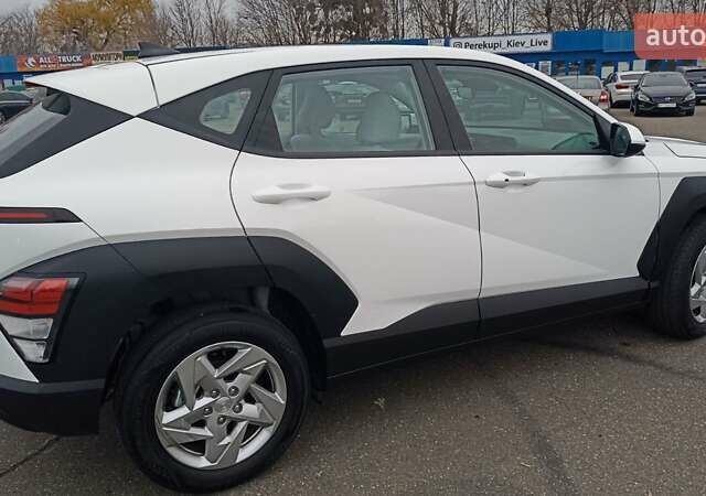 Белый Хендай Kona, объемом двигателя 2 л и пробегом 19 тыс. км за 26600 $, фото 4 на Automoto.ua