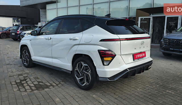 Білий Хендай Kona, об'ємом двигуна 1.58 л та пробігом 8 тис. км за 33700 $, фото 10 на Automoto.ua