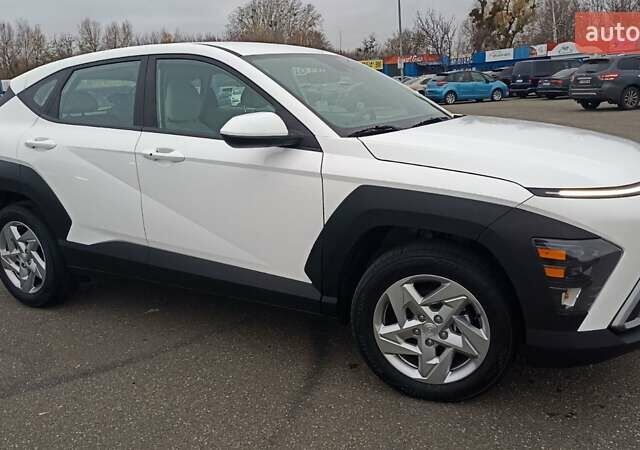 Белый Хендай Kona, объемом двигателя 2 л и пробегом 19 тыс. км за 26600 $, фото 3 на Automoto.ua