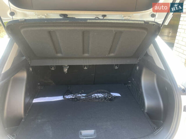 Белый Хендай Kona, объемом двигателя 2 л и пробегом 3 тыс. км за 27500 $, фото 8 на Automoto.ua