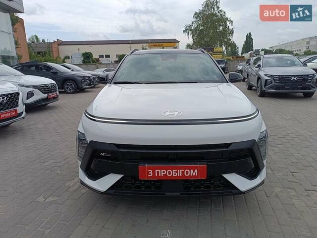 Білий Хендай Kona, об'ємом двигуна 1.58 л та пробігом 8 тис. км за 33700 $, фото 1 на Automoto.ua