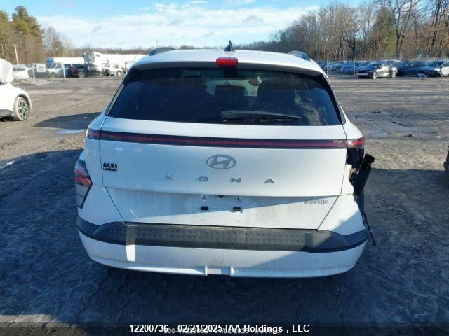 Білий Хендай Kona, об'ємом двигуна 0 л та пробігом 4 тис. км за 15300 $, фото 4 на Automoto.ua