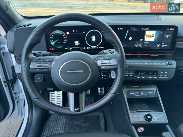 Білий Хендай Kona, об'ємом двигуна 0 л та пробігом 12 тис. км за 24500 $, фото 10 на Automoto.ua