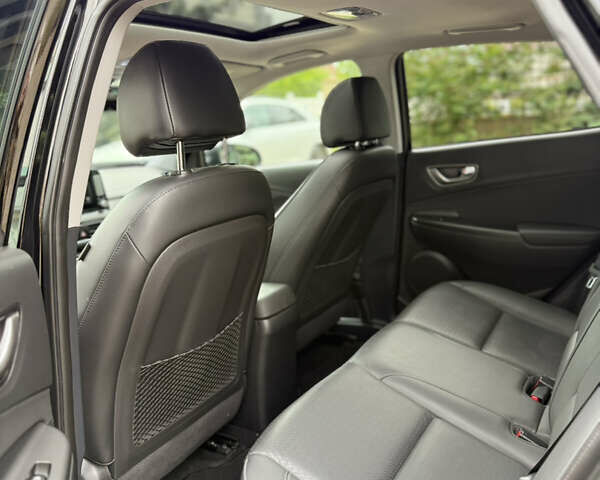 Черный Хендай Kona, объемом двигателя 0 л и пробегом 47 тыс. км за 21000 $, фото 10 на Automoto.ua