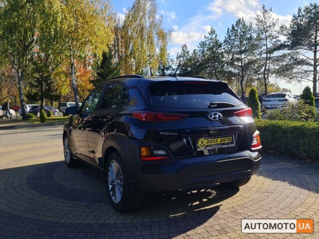 Черный Хендай Kona, объемом двигателя 2 л и пробегом 80 тыс. км за 17999 $, фото 4 на Automoto.ua