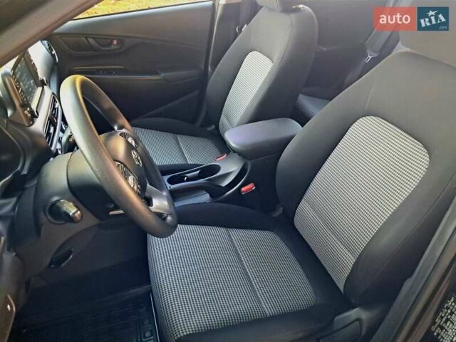 Черный Хендай Kona, объемом двигателя 2 л и пробегом 171 тыс. км за 15200 $, фото 16 на Automoto.ua