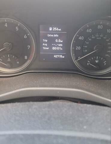 Черный Хендай Kona, объемом двигателя 2 л и пробегом 68 тыс. км за 15000 $, фото 15 на Automoto.ua