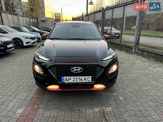 Черный Хендай Kona, объемом двигателя 2 л и пробегом 80 тыс. км за 11200 $, фото 2 на Automoto.ua