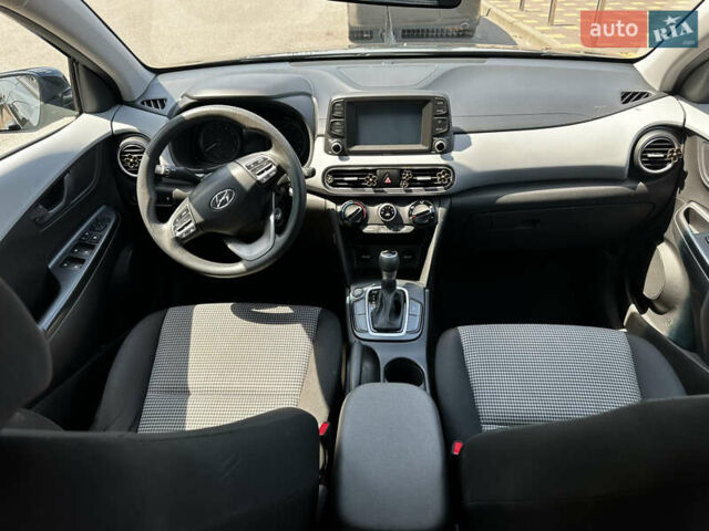 Черный Хендай Kona, объемом двигателя 2 л и пробегом 106 тыс. км за 15000 $, фото 4 на Automoto.ua