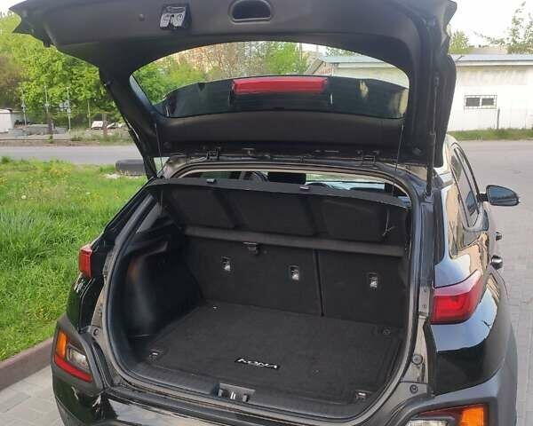 Черный Хендай Kona, объемом двигателя 2 л и пробегом 117 тыс. км за 15600 $, фото 8 на Automoto.ua