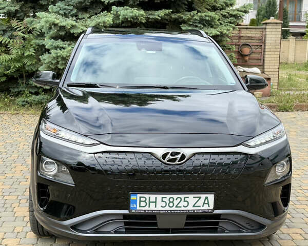 Черный Хендай Kona, объемом двигателя 0 л и пробегом 47 тыс. км за 21000 $, фото 2 на Automoto.ua
