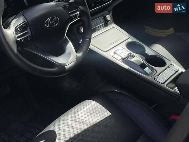 Чорний Хендай Kona, об'ємом двигуна 0 л та пробігом 33 тис. км за 19190 $, фото 3 на Automoto.ua
