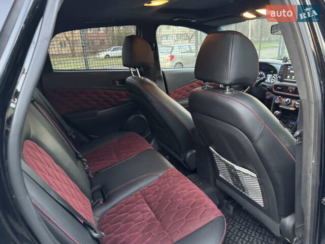 Черный Хендай Kona, объемом двигателя 2 л и пробегом 80 тыс. км за 11200 $, фото 7 на Automoto.ua