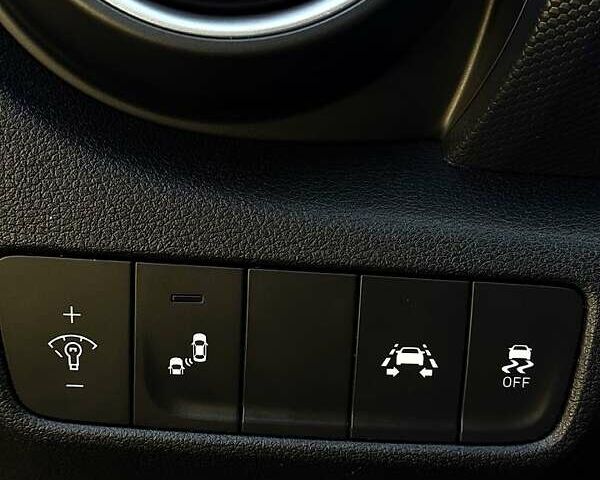 Черный Хендай Kona, объемом двигателя 2 л и пробегом 115 тыс. км за 14300 $, фото 9 на Automoto.ua