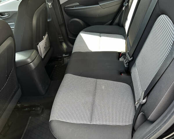 Черный Хендай Kona, объемом двигателя 2 л и пробегом 106 тыс. км за 15000 $, фото 7 на Automoto.ua