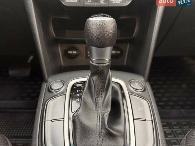 Черный Хендай Kona, объемом двигателя 2 л и пробегом 171 тыс. км за 15200 $, фото 13 на Automoto.ua