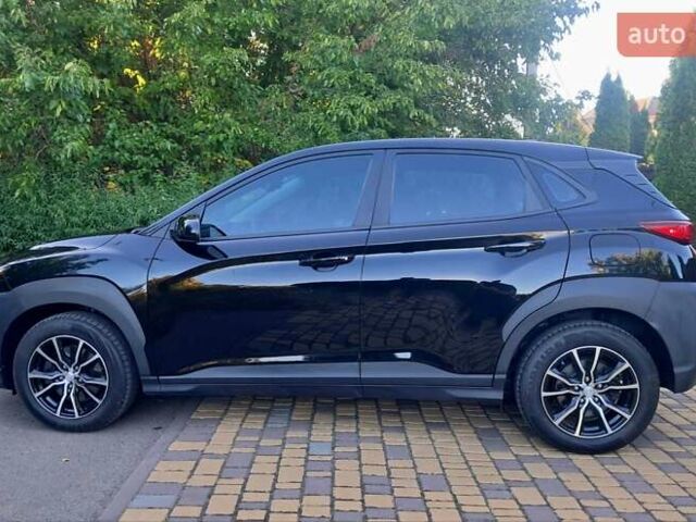 Черный Хендай Kona, объемом двигателя 2 л и пробегом 71 тыс. км за 15200 $, фото 2 на Automoto.ua