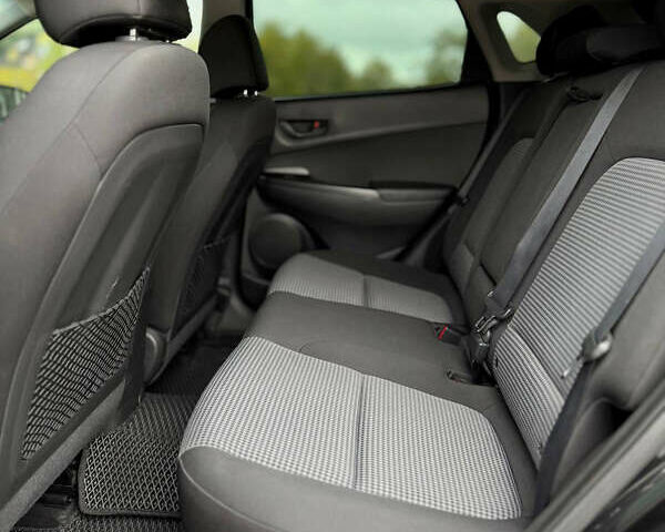 Черный Хендай Kona, объемом двигателя 2 л и пробегом 121 тыс. км за 13699 $, фото 16 на Automoto.ua