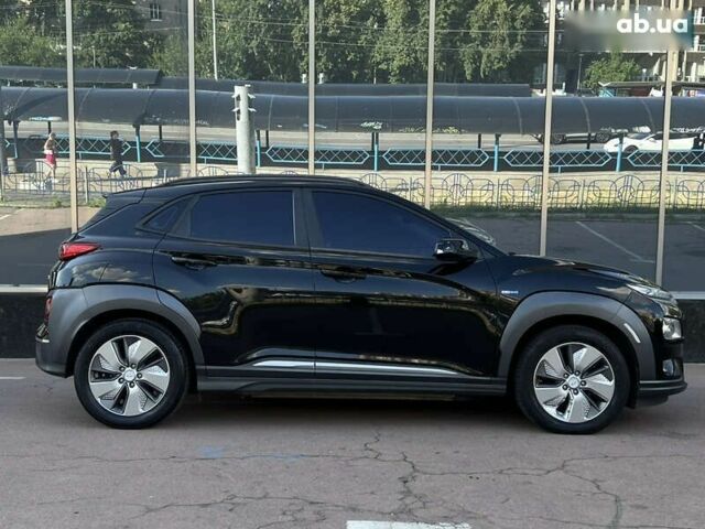 Чорний Хендай Kona, об'ємом двигуна 0 л та пробігом 40 тис. км за 17900 $, фото 1 на Automoto.ua