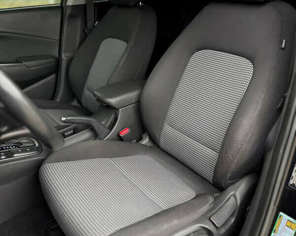 Черный Хендай Kona, объемом двигателя 2 л и пробегом 121 тыс. км за 13699 $, фото 11 на Automoto.ua