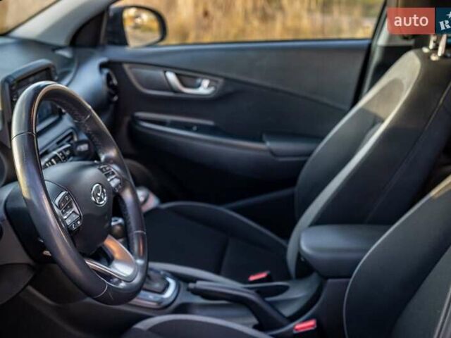 Черный Хендай Kona, объемом двигателя 1.59 л и пробегом 94 тыс. км за 16500 $, фото 10 на Automoto.ua