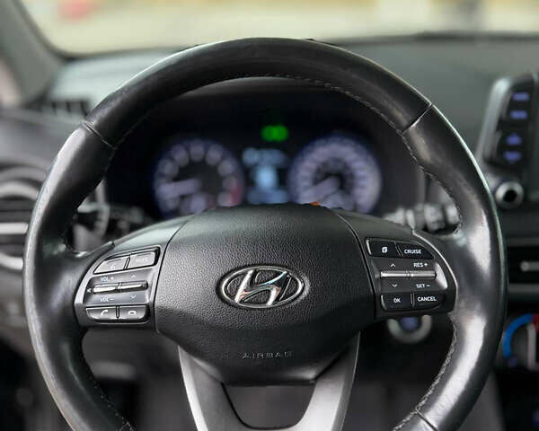 Черный Хендай Kona, объемом двигателя 2 л и пробегом 121 тыс. км за 13699 $, фото 33 на Automoto.ua