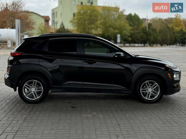 Черный Хендай Kona, объемом двигателя 2 л и пробегом 121 тыс. км за 13699 $, фото 3 на Automoto.ua
