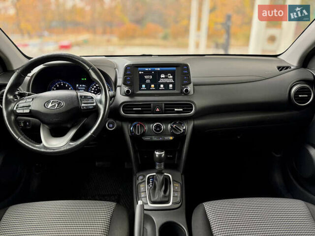 Черный Хендай Kona, объемом двигателя 2 л и пробегом 121 тыс. км за 13699 $, фото 27 на Automoto.ua