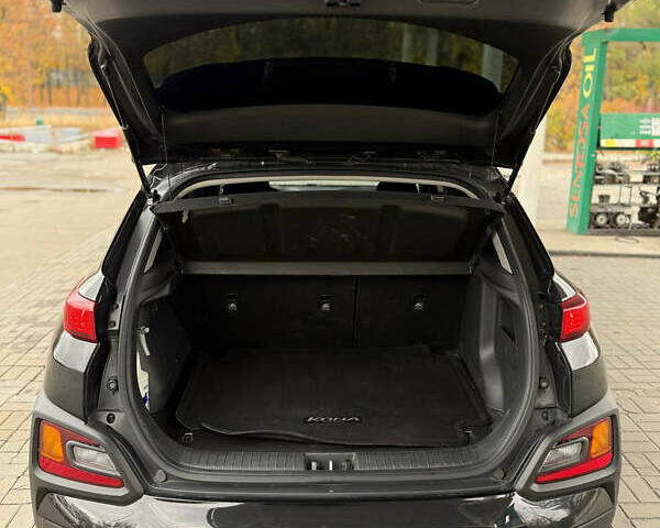 Черный Хендай Kona, объемом двигателя 2 л и пробегом 121 тыс. км за 13699 $, фото 29 на Automoto.ua