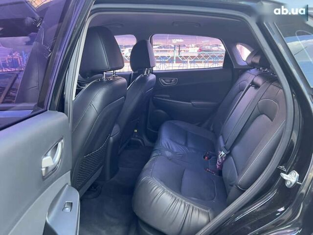 Чорний Хендай Kona, об'ємом двигуна 0 л та пробігом 40 тис. км за 17900 $, фото 20 на Automoto.ua