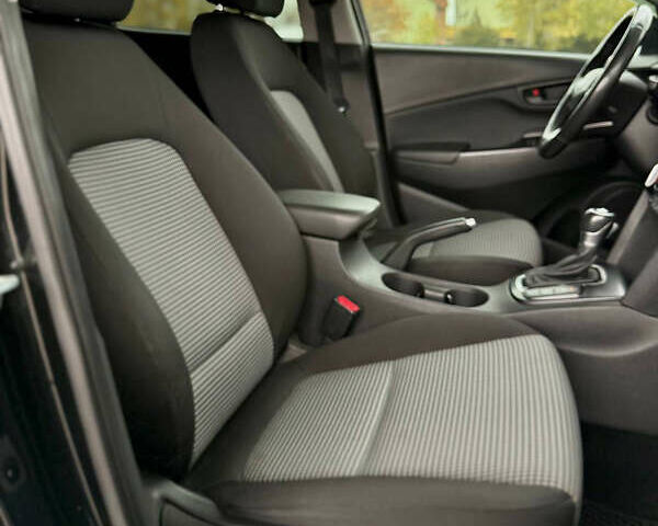 Черный Хендай Kona, объемом двигателя 2 л и пробегом 121 тыс. км за 13699 $, фото 26 на Automoto.ua