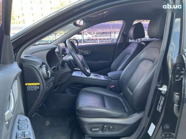 Чорний Хендай Kona, об'ємом двигуна 0 л та пробігом 40 тис. км за 17900 $, фото 19 на Automoto.ua