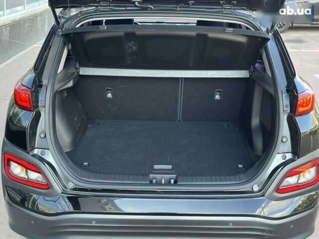 Чорний Хендай Kona, об'ємом двигуна 0 л та пробігом 40 тис. км за 17900 $, фото 6 на Automoto.ua