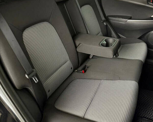 Черный Хендай Kona, объемом двигателя 2 л и пробегом 121 тыс. км за 13699 $, фото 20 на Automoto.ua