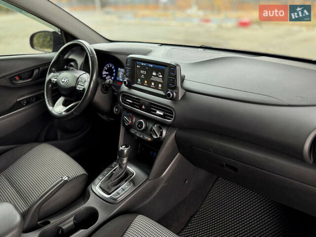 Черный Хендай Kona, объемом двигателя 2 л и пробегом 121 тыс. км за 13699 $, фото 21 на Automoto.ua