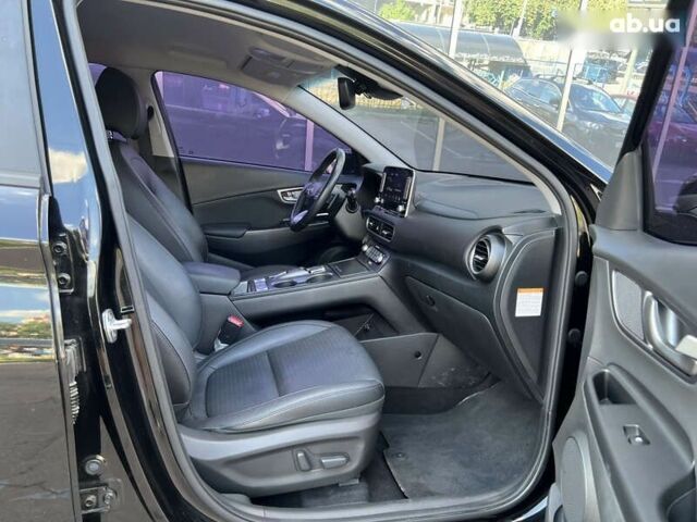 Чорний Хендай Kona, об'ємом двигуна 0 л та пробігом 40 тис. км за 17900 $, фото 28 на Automoto.ua