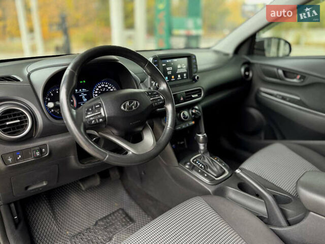 Черный Хендай Kona, объемом двигателя 2 л и пробегом 121 тыс. км за 13699 $, фото 9 на Automoto.ua