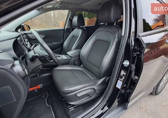 Черный Хендай Kona, объемом двигателя 0 л и пробегом 102 тыс. км за 17999 $, фото 10 на Automoto.ua