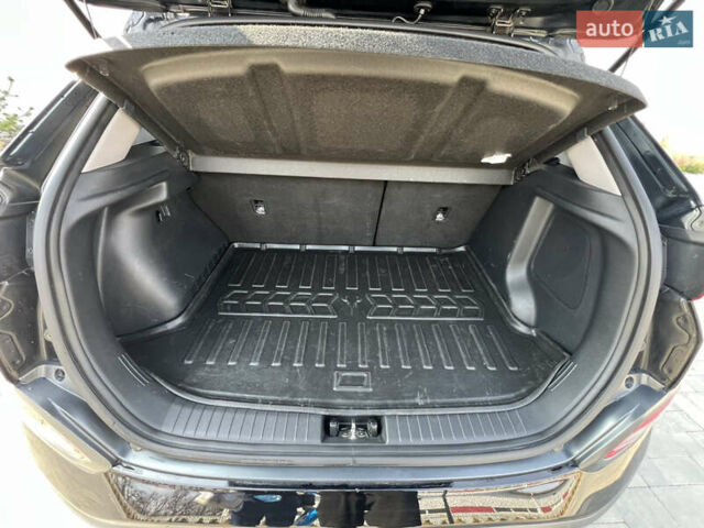 Чорний Хендай Kona, об'ємом двигуна 0 л та пробігом 100 тис. км за 16999 $, фото 31 на Automoto.ua