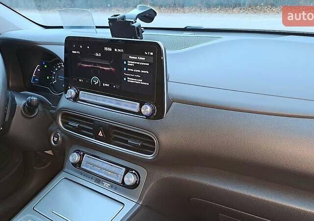 Черный Хендай Kona, объемом двигателя 0 л и пробегом 102 тыс. км за 17999 $, фото 18 на Automoto.ua