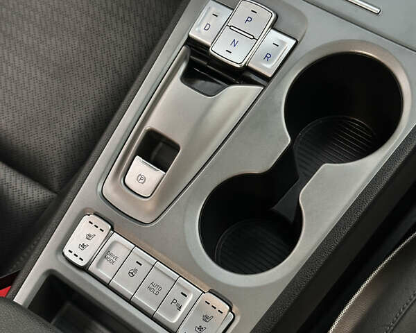 Черный Хендай Kona, объемом двигателя 0 л и пробегом 64 тыс. км за 22000 $, фото 7 на Automoto.ua