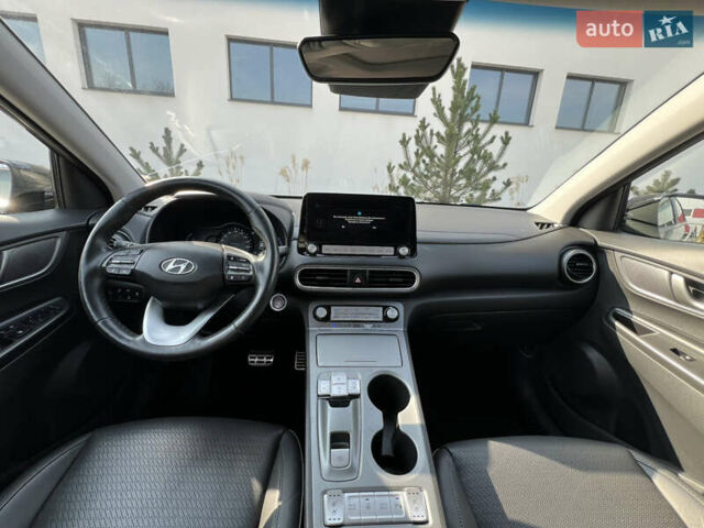 Чорний Хендай Kona, об'ємом двигуна 0 л та пробігом 100 тис. км за 16999 $, фото 26 на Automoto.ua